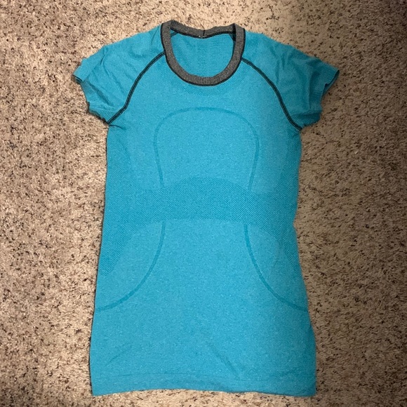 Lululemon shirt size 4 - Picture 1 of 5